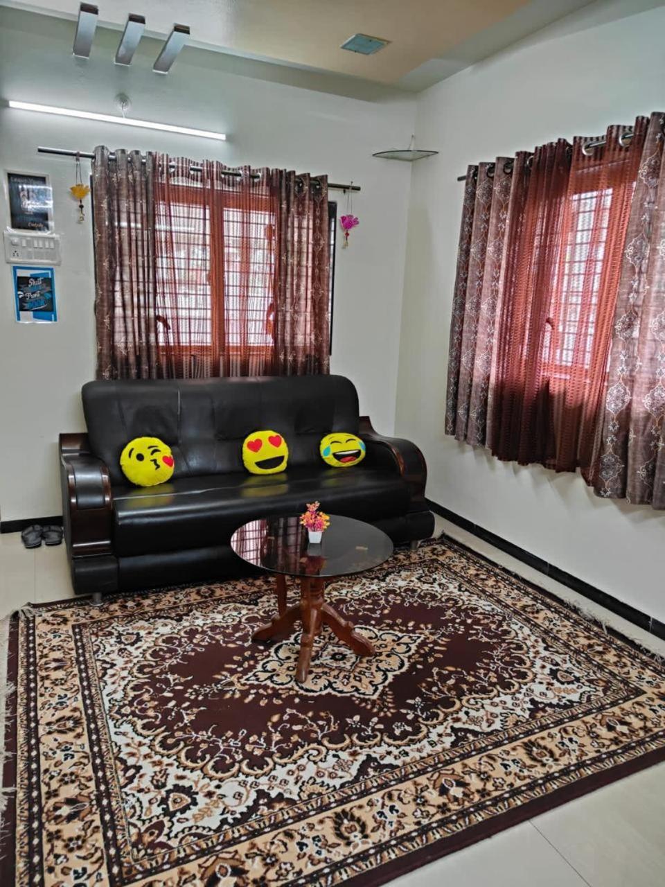 Nirvana By Grand Tour - Peaceful Home Stay 나식 외부 사진